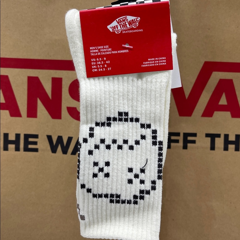 Vans Designer Logo Sport Skater Surfer Crew
Cut Socks 
Vans Skate Clay  (1 pair)